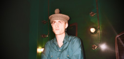Un premier single en solo pour Painted Bird...