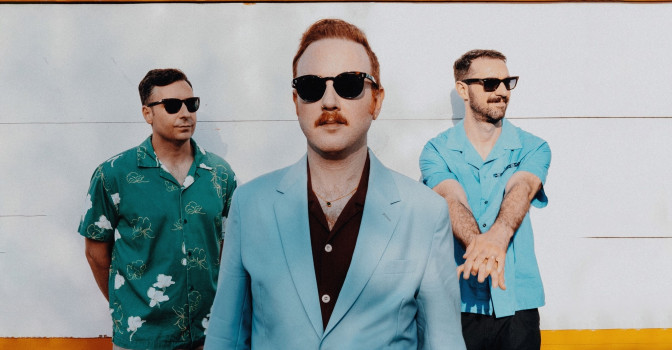 Two Door Cinema Club en tournée pour leur premier album