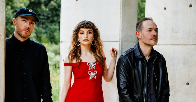 CHVRCHES dévoilent une reprise de Robert Palmer