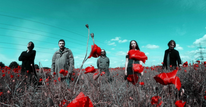 Un premier extrait de l'album de Black Submarine en écoute
