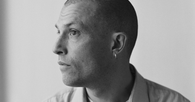 Orlando Weeks présente un nouvel inédit