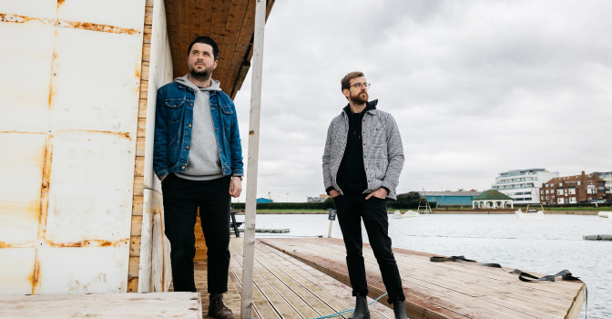 Un nouveau single de JOHN en écoute