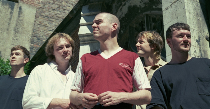 Un nouveau titre de The Queen's Head en écoute