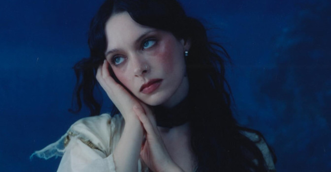 Une nouvelle date à Paris pour Holly Humberstone