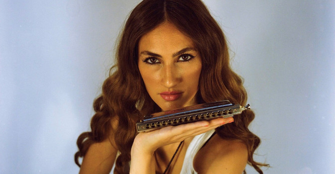 Kitty Liv s'affranchit de Kitty, Daisy & Lewis pour un disque