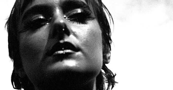 Julie Dawson annonce un premier album