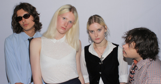 Un nouveau single pour Bathing Suits