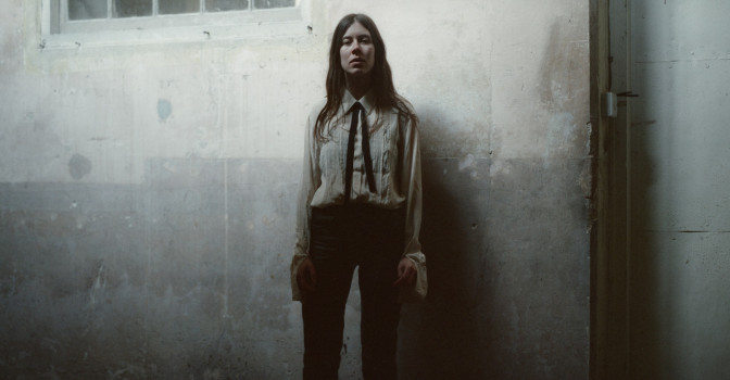 Un nouveau single en solo pour Nina Winder-Lind