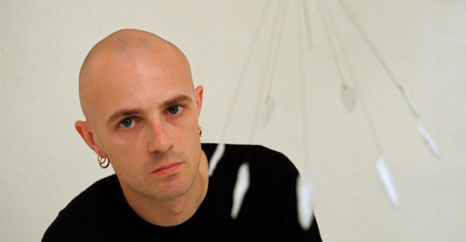 Un premier single en solo pour Jasper Llewellyn